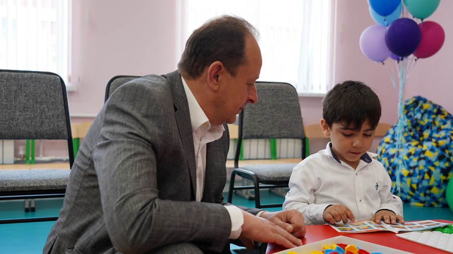 В День защиты детей новый детский сад «Родничок» на 200 мест распахнул свои двери в Хасавюрте